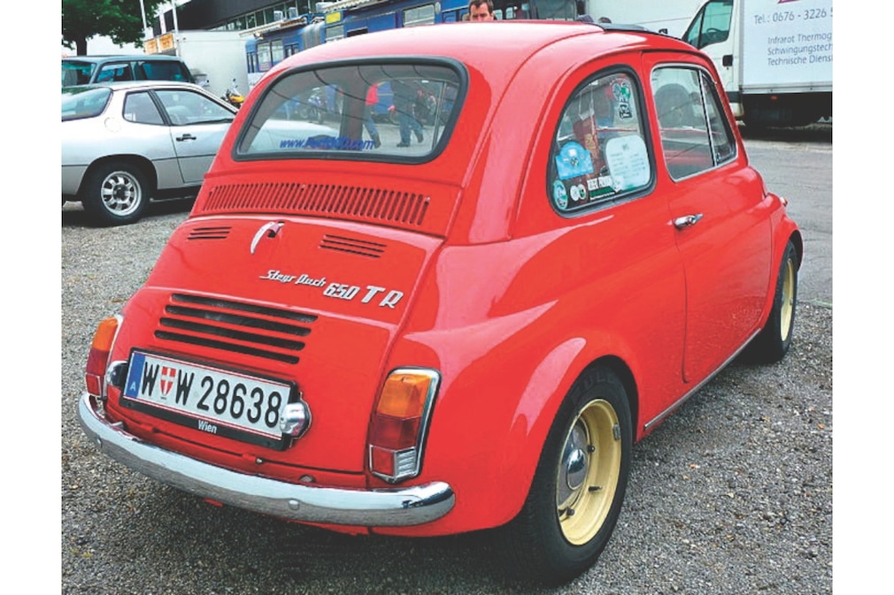 Puch 650 TR II stehend schräg von hinten
