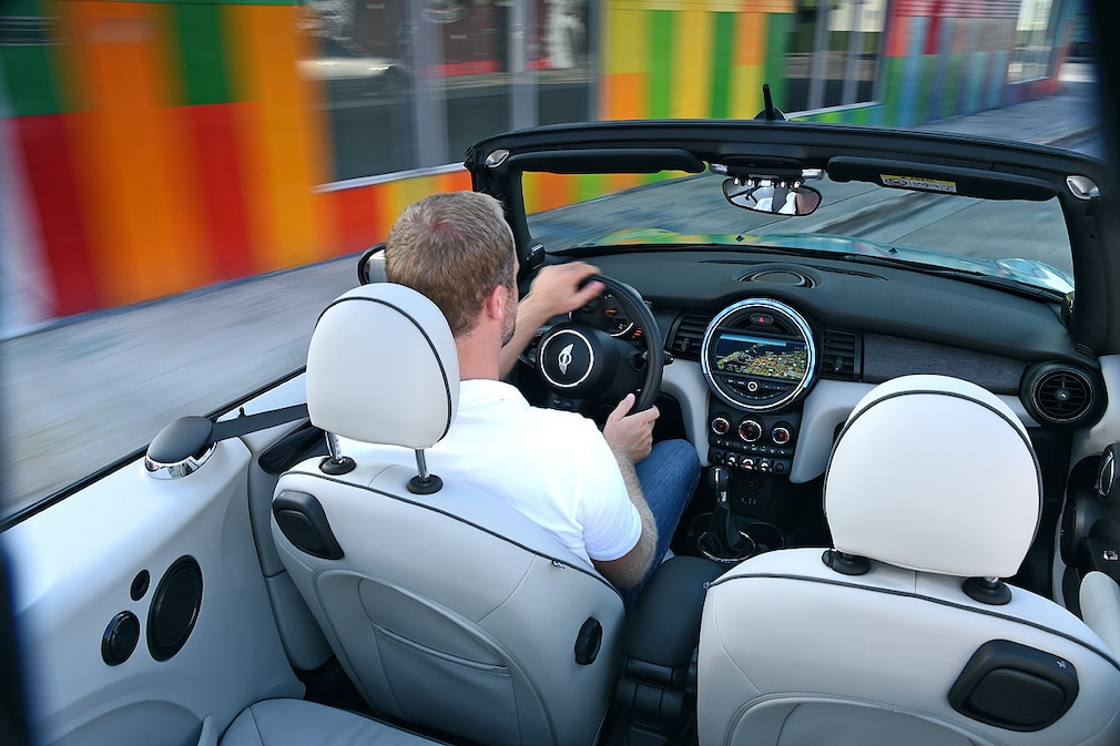 Mini Cabrio !!!!!! SPERRFRIST 23. Oktober 2015 00:00 Uhr !!!!!