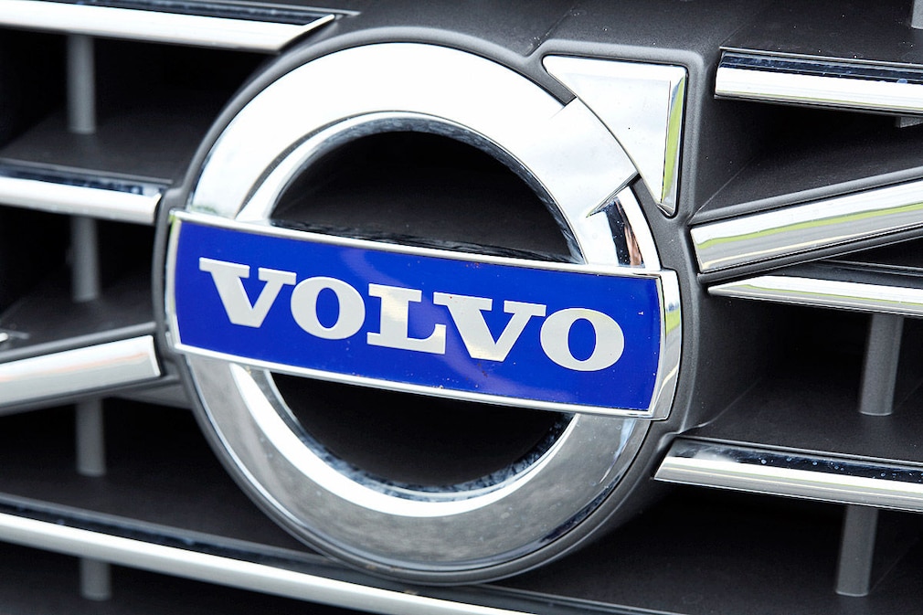Schwedische Wertarbeit von Volvo und Saab Schwedische Wertarbeit von Volvo und Saab