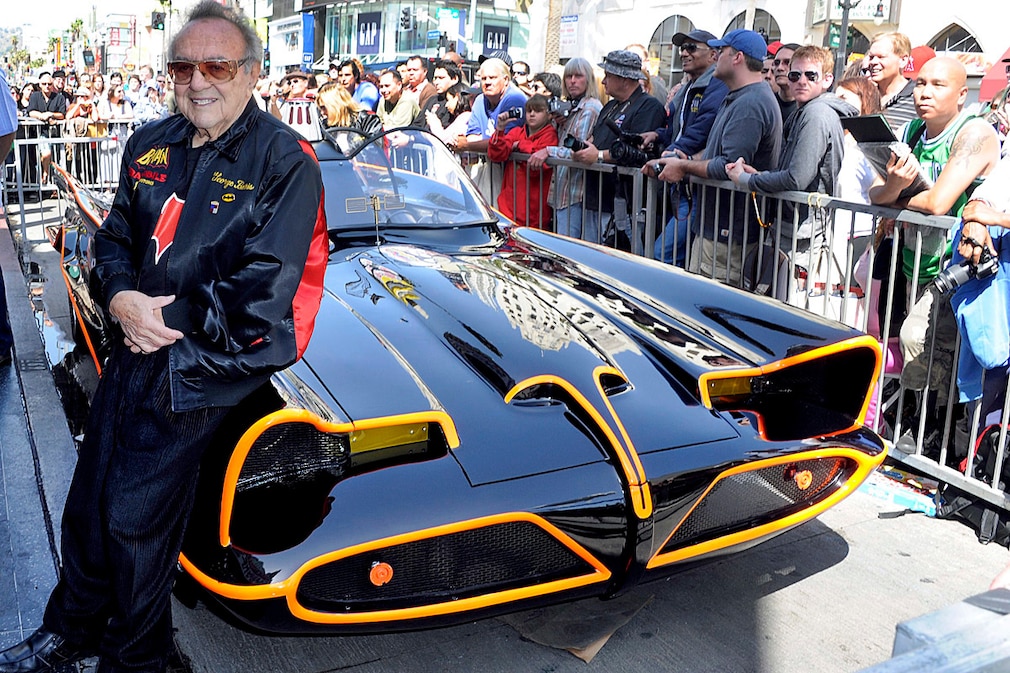 Batmobil mit Designer George Barris