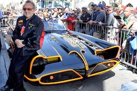 Batmobil mit Designer George Barris