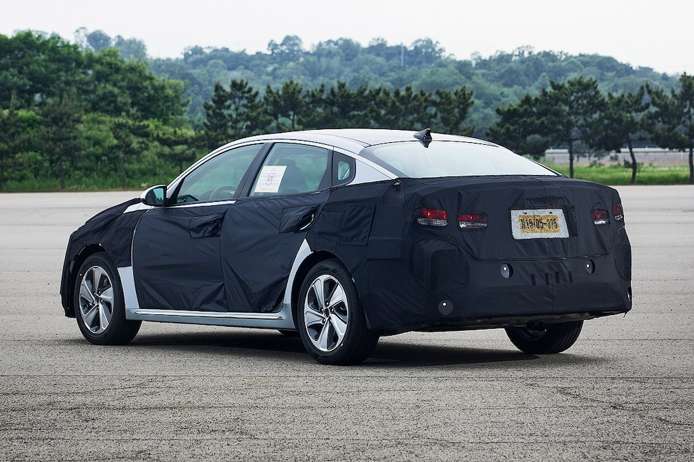 Kia Optima Plug-In Hybrid !!! SPERRFRIST 16.November 2015 12:00 Uhr !!!