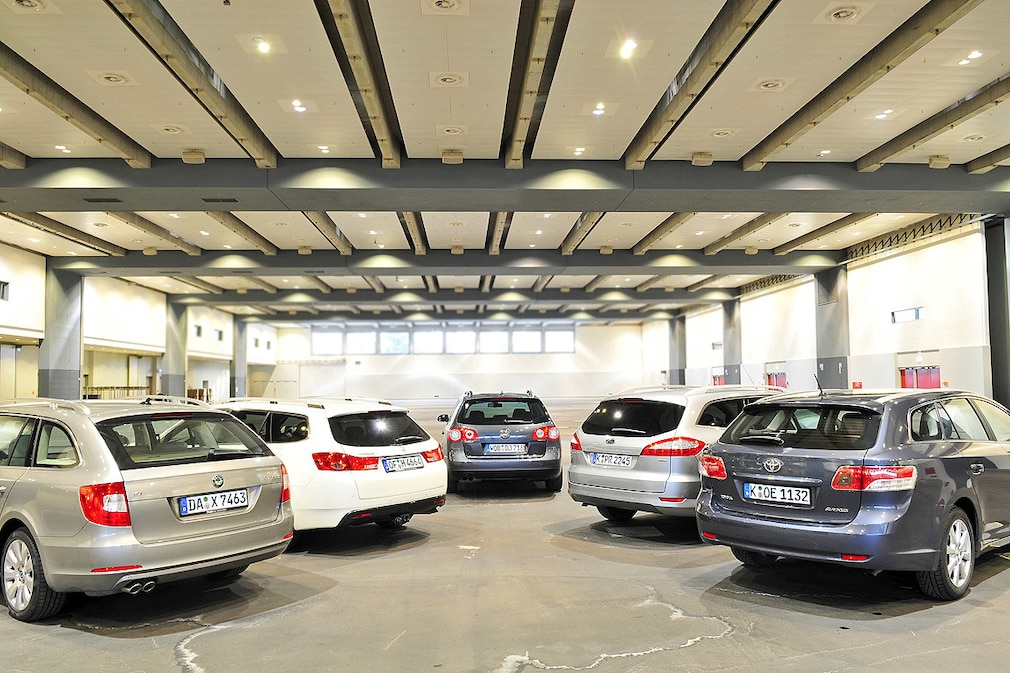 Ford Mondeo Turnier Honda Accord Tourer Skoda Superb Combi Toyota Avensis Combi VW Passat Variant