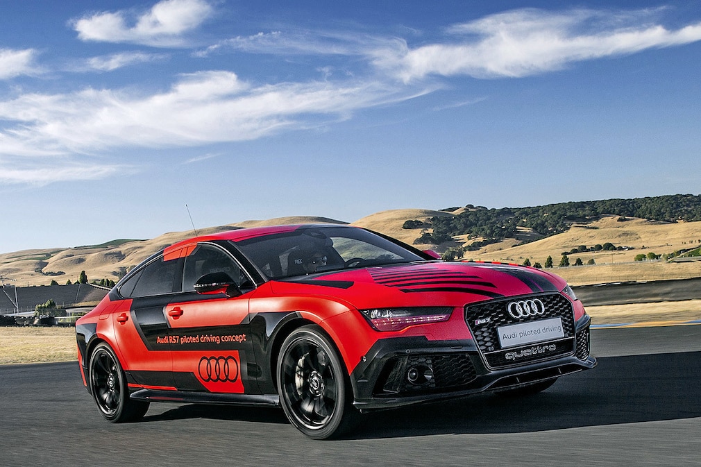 Audi RS 7 piloted driving concept (2015 „Robby“)