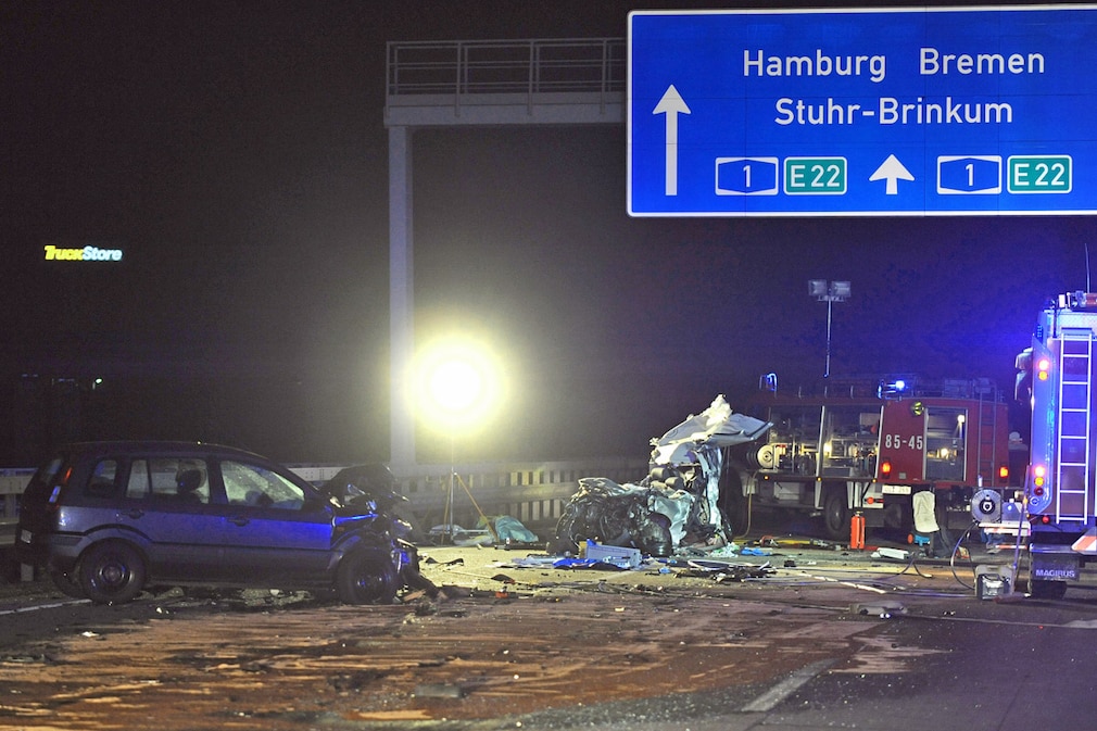 LKW verursacht schweren Unfall
