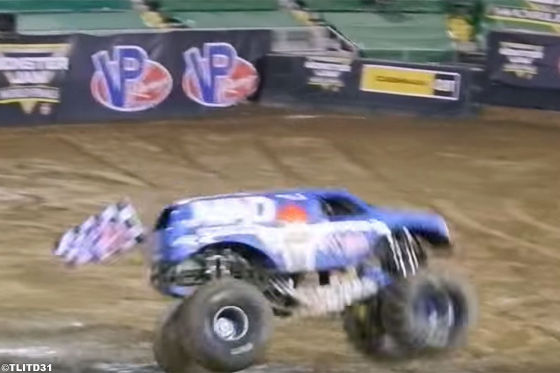 Dieser Monster Truck sprengt Grenzen