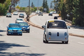 Google Self Driving Car auf der Straße