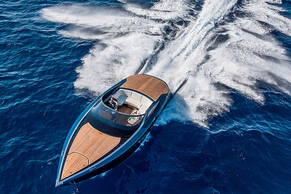 Aston Martin AM37