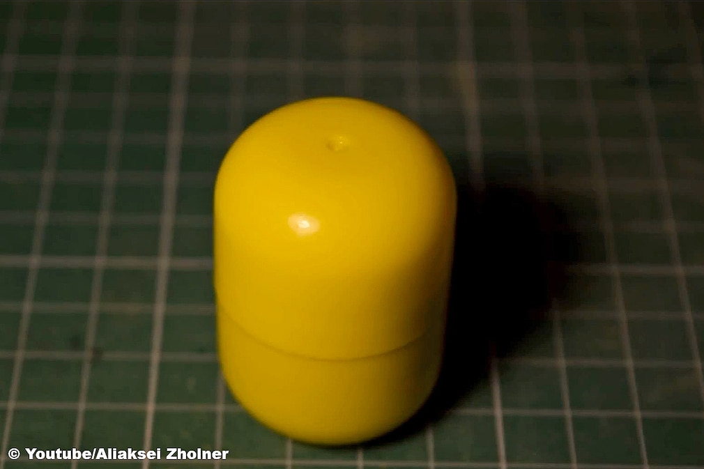 V8 Motor aus Papier