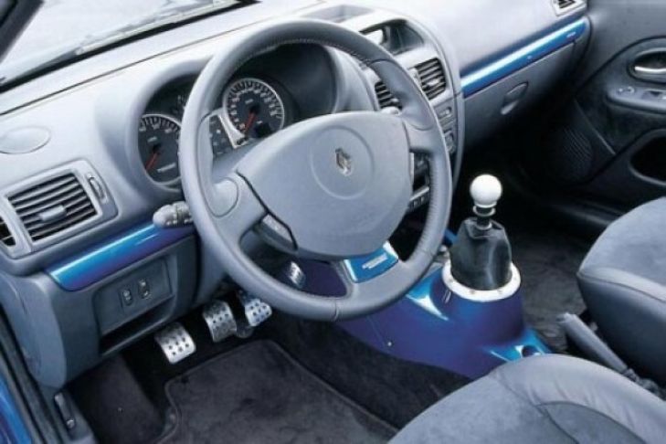 Renault Clio V6