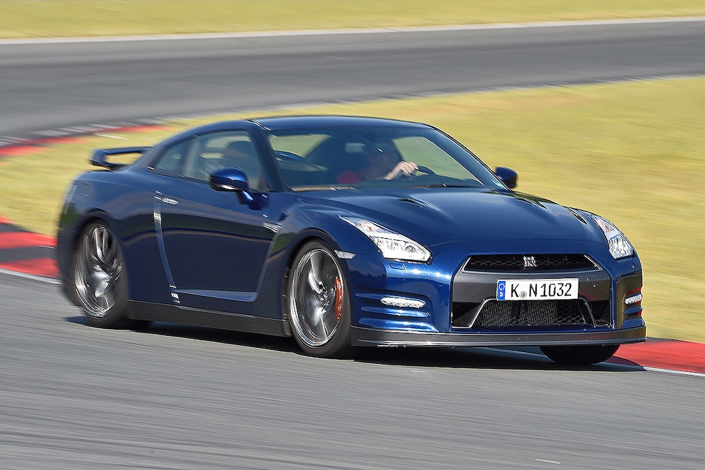 Nissan GT-R