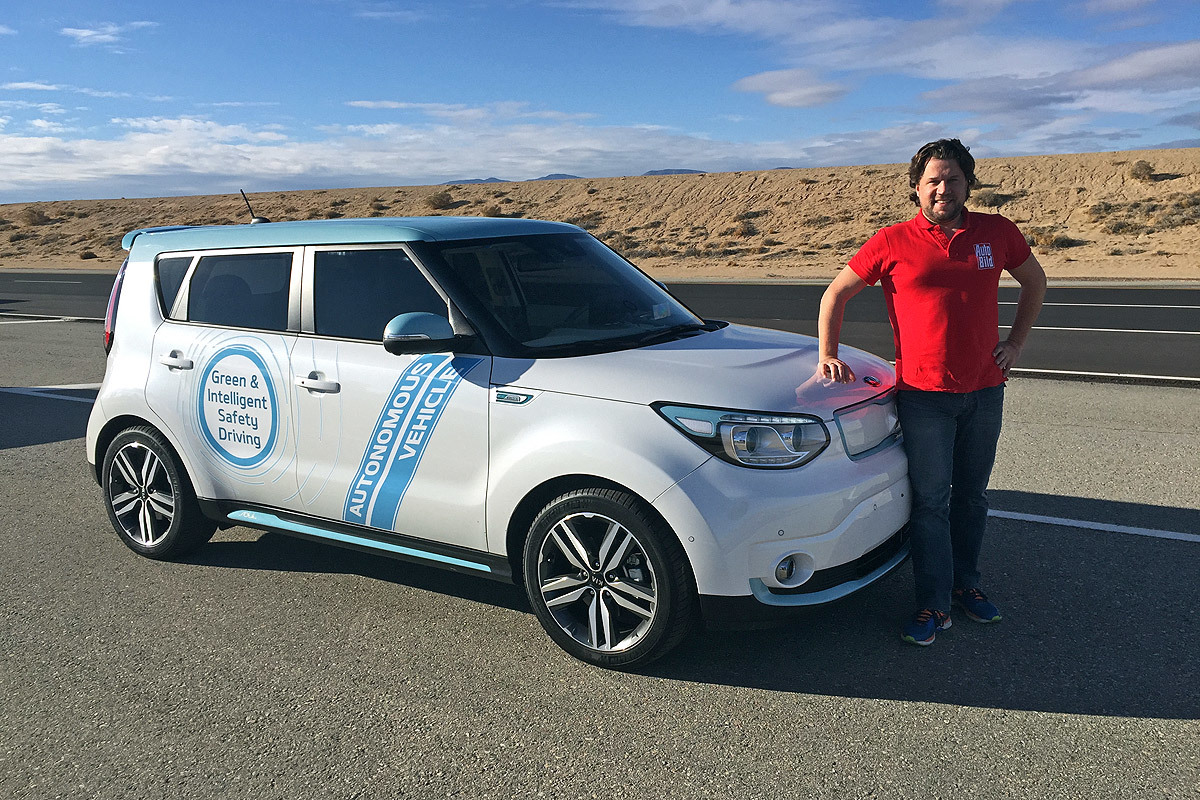 Kia Soul EV CES 2016 Fahrbericht AUTO BILD