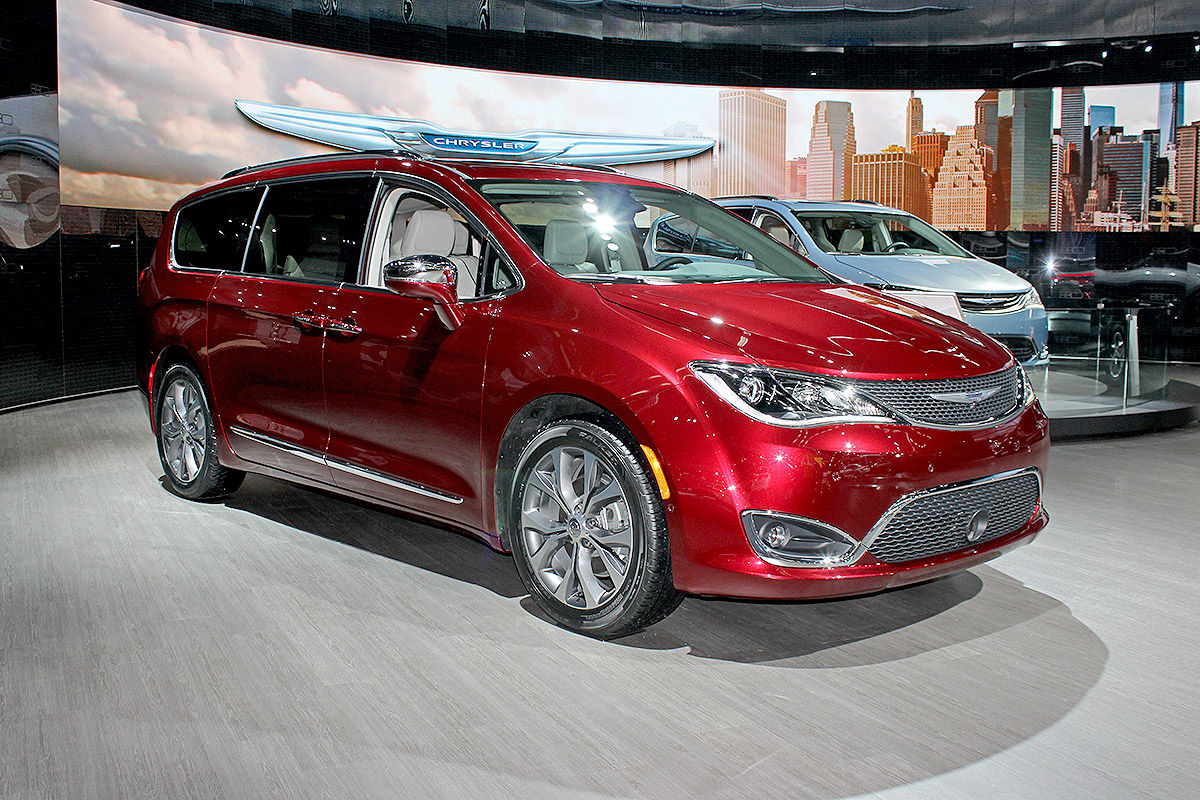Chrysler Pacifica Plug-in-Hybrid (Detroit 2016) im Test: Sitzprobe