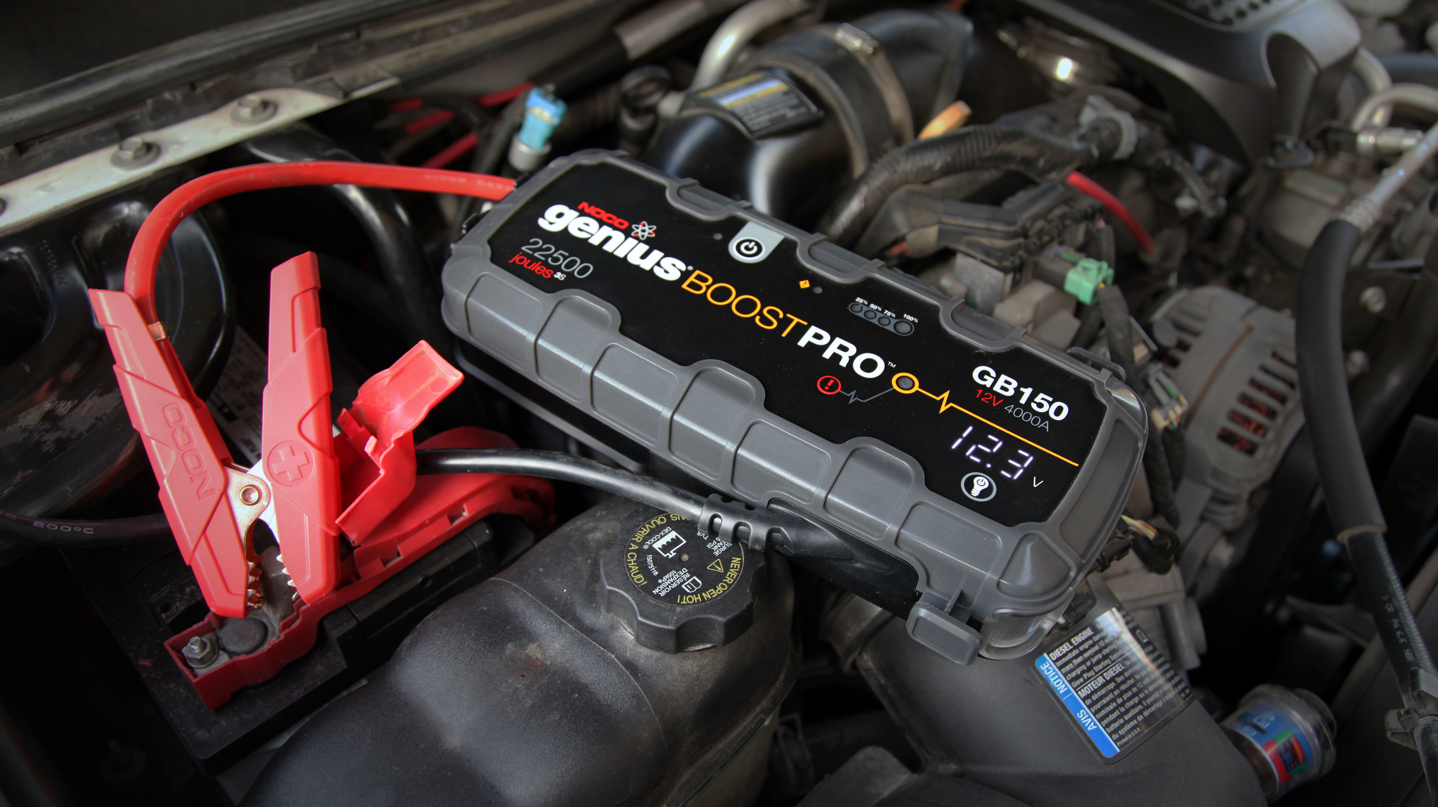 Startbooster für die Autobatterie: Akkubooster im Test - AUTO BILD