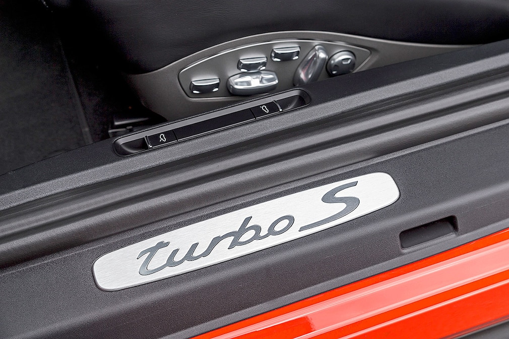 Porsche 911 Turbo S Cabrio !!! SPERRFRIST 19. Januar 2016 17:00 Uhr !!!