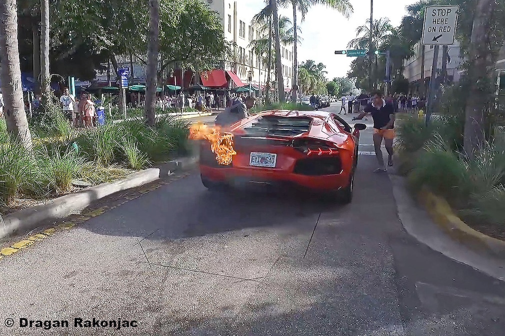 Lamborghini brennt in South Beach Miami