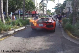 Lamborghini brennt in South Beach Miami