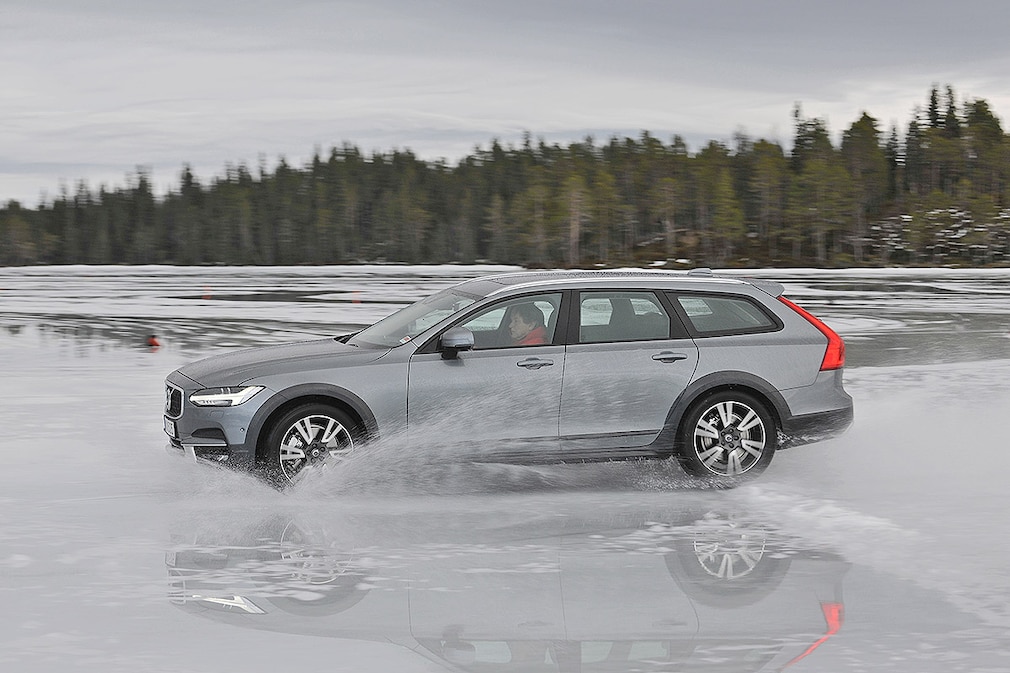Volvo V90 Cross Country
