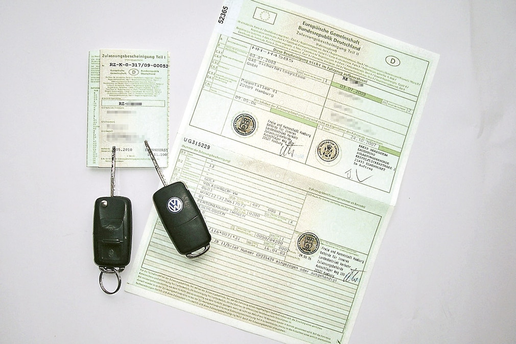 Fahrzeugschein und Fahrzeugbrief