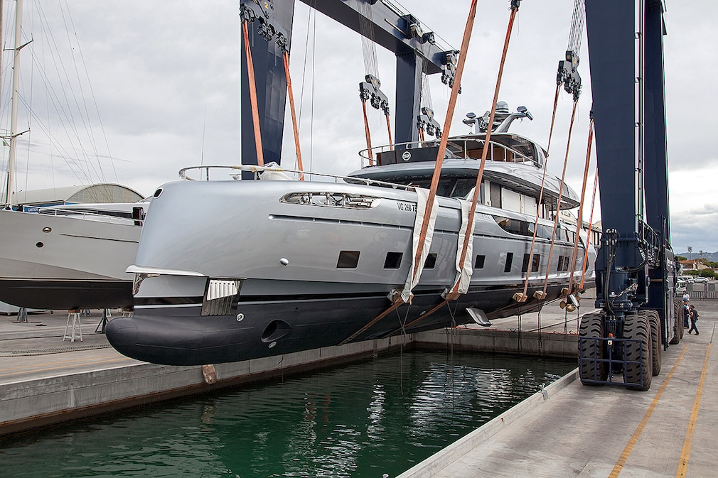 Dynamiq und Studio F. A. Porsche bauen Hybrid-Superyacht GTT 115
