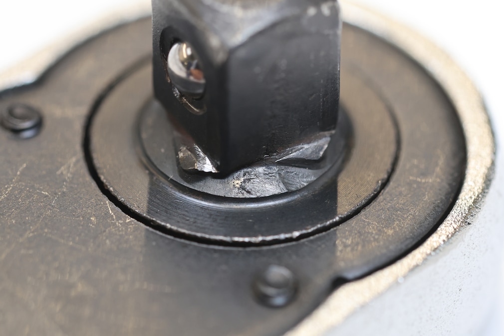Nahaufnahme der 1/2" Wiltec Ratsche mit verdrehtem Antriebsvierkant.