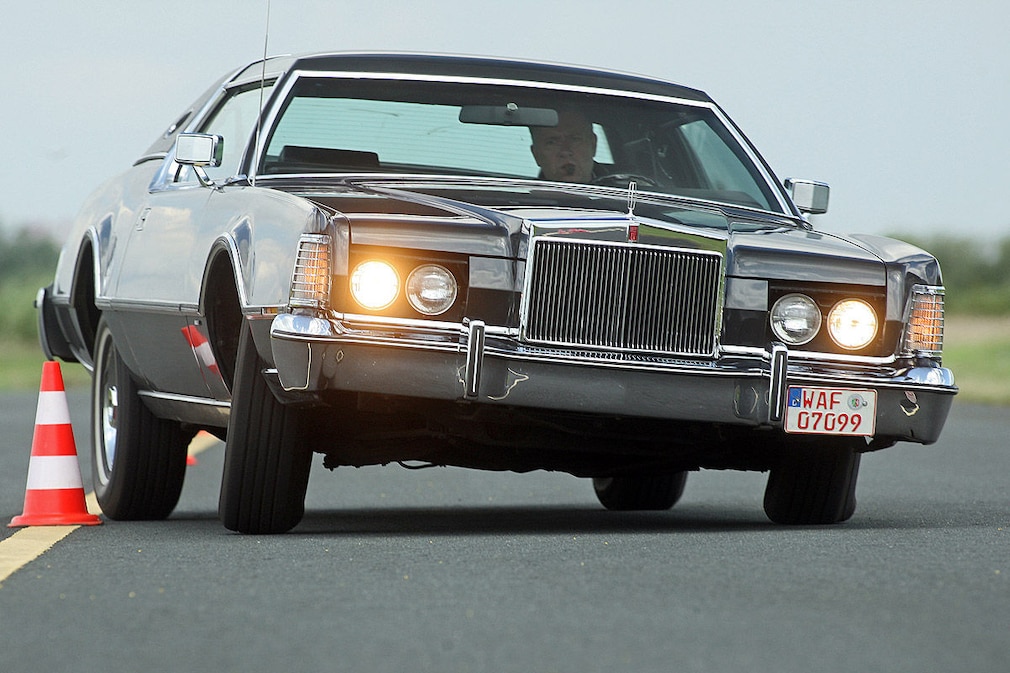 Lincoln Continental Mark IV Blue Diamond Edition