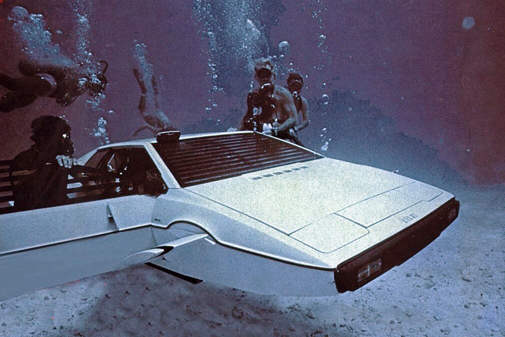 Lotus Esprit S1 als U-Boot
