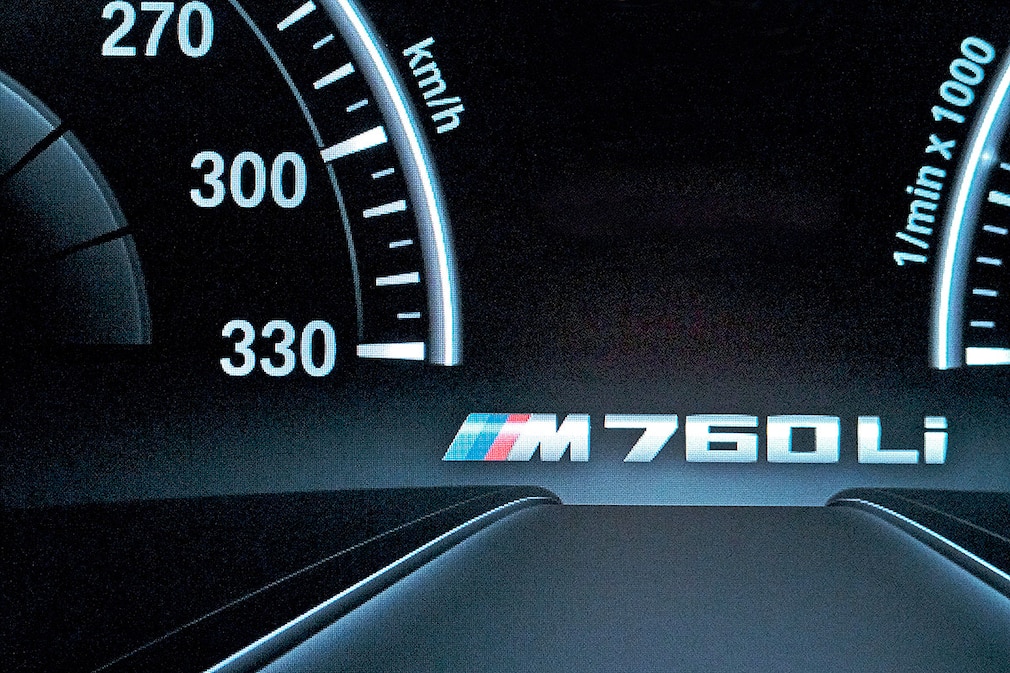 BMW M760Li xDrive !!! SPERRFRIST 12. Februar 2016 00:05 Uhr !!!