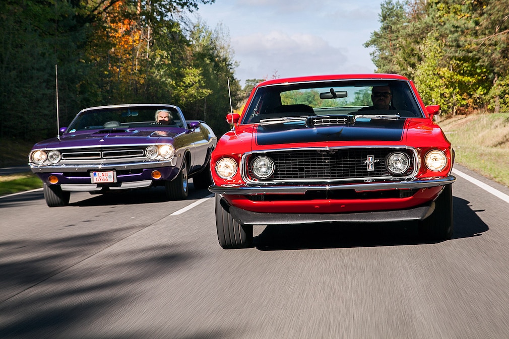 Dodge Challenger R/T Convertible, Ford Mustang Mach 1