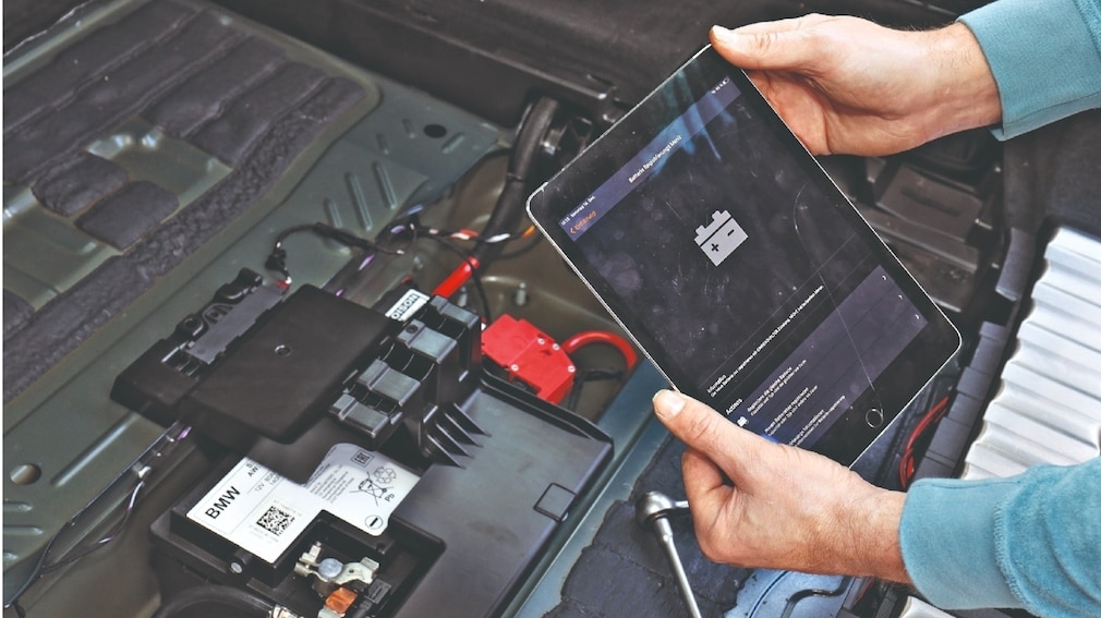 Autobatterie wechseln und anlernen