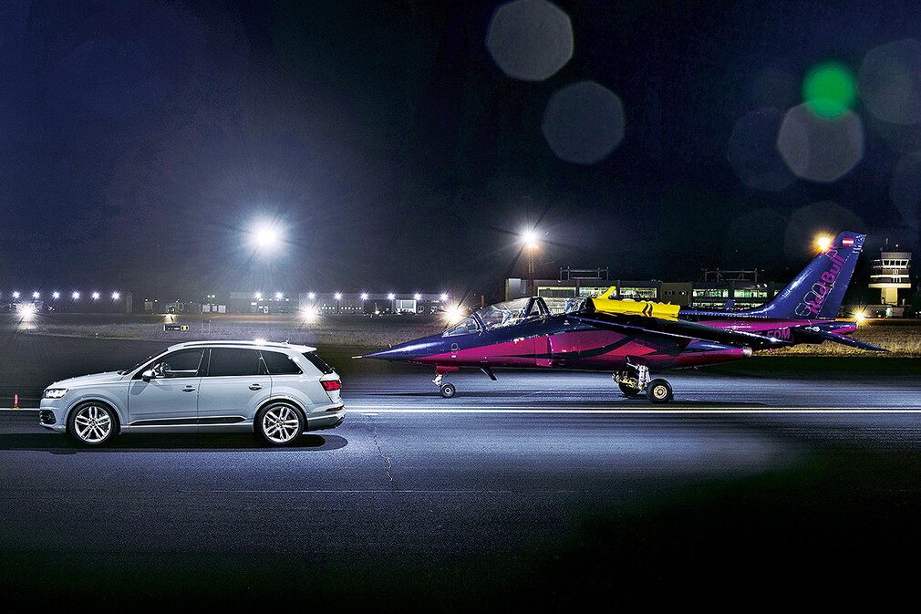 Audi SQ7 gegen Alpha Jet