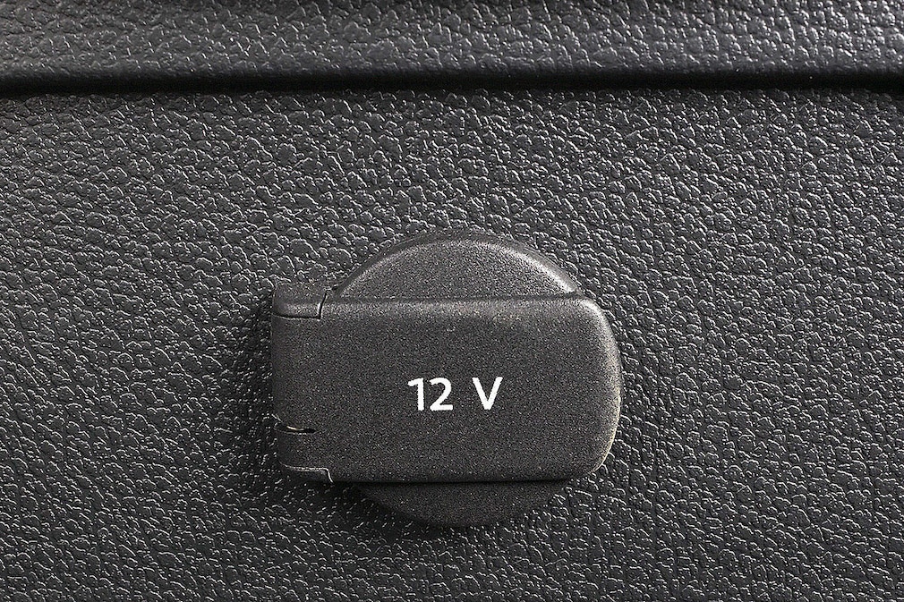 12-Volt-Zubehör fürs Auto: Was kann die Autosteckdose? - AUTO BILD