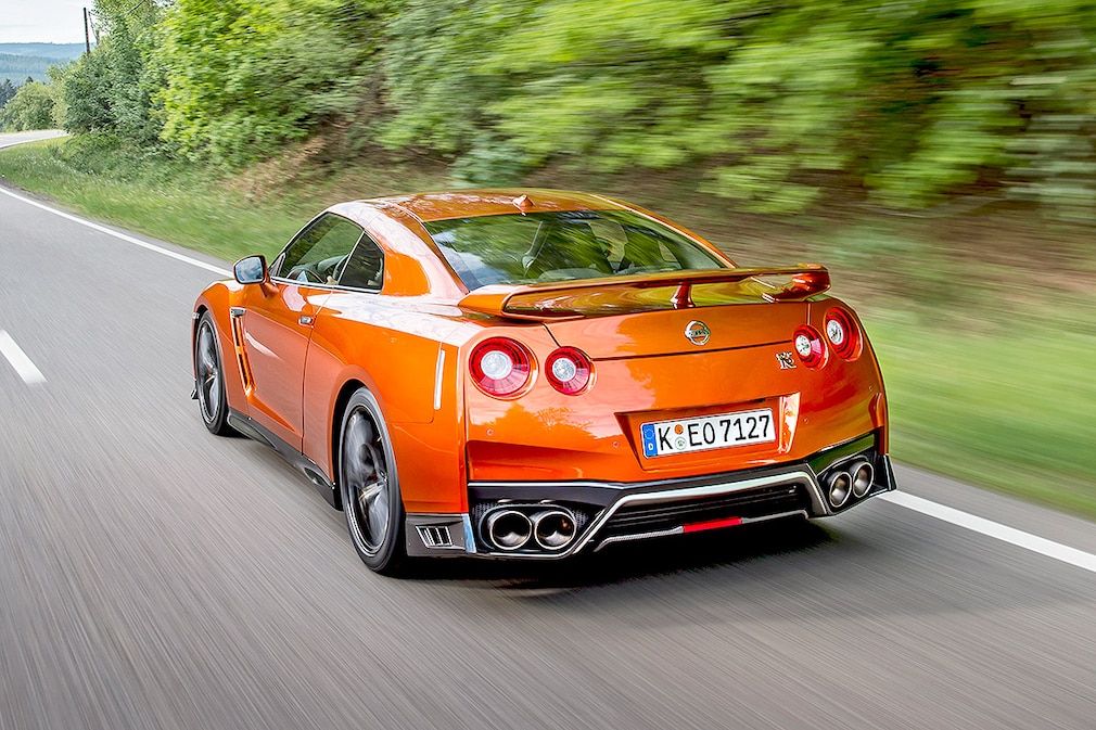 Nissan GT-R