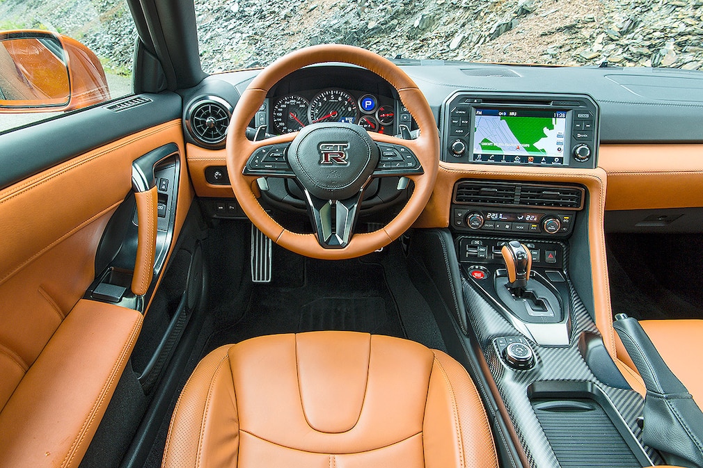 Nissan GT-R