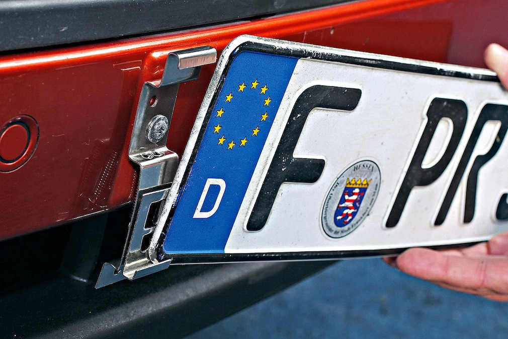 Kennzeichenhalter im Test