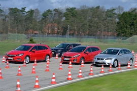 Opel Astra Sports Tourer 1.0 Ecotec, Peugeot 308 SW PureTech 110, Kia Ceed SW 1.0 T-GDI 120, Seat Leon ST 1.0 TSI Ecomotive