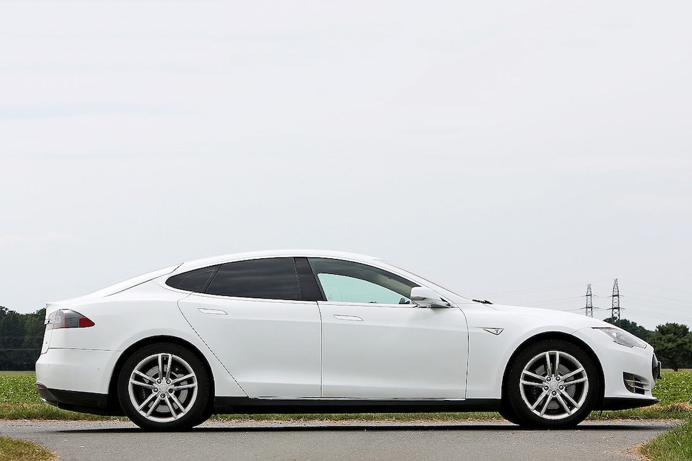 Tesla Model S 85 Tesla Model S 85