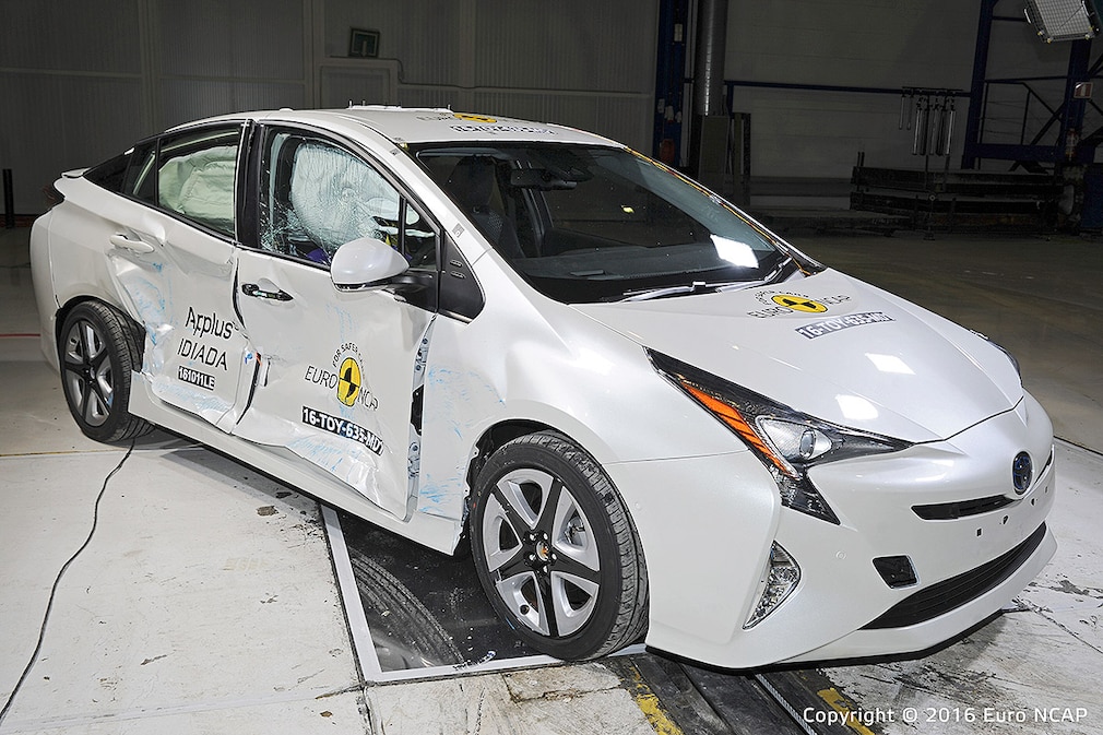 Euro NCAP Crashtest 2016 Toyota Prius