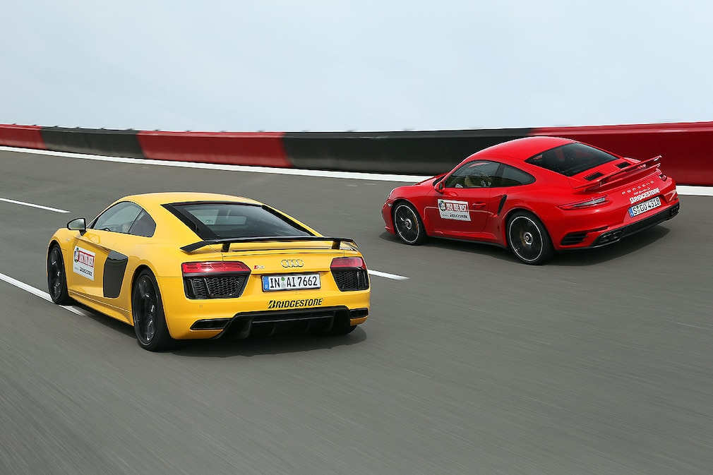 Porsche 911 Turbo S Audi R8 V10 Plus 5.2 FSI Quattro