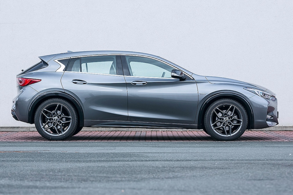 Infiniti Q30 Sport 2.0 T