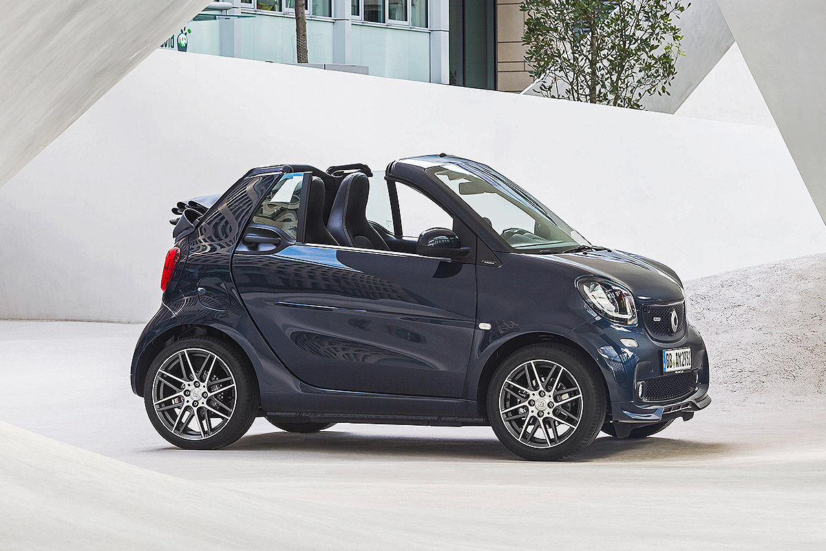 SMART FORTWO CABRIO schoener-smart-453-cabrio-im-brabus-nightsky-look-benziner-86-ps  Gebrauchtwagen