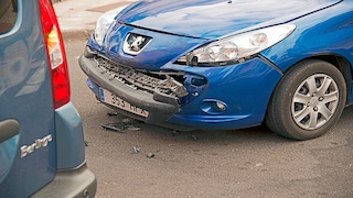 Verkehrsunfall zwischen zwei PKW mit leichten Blechschaden.