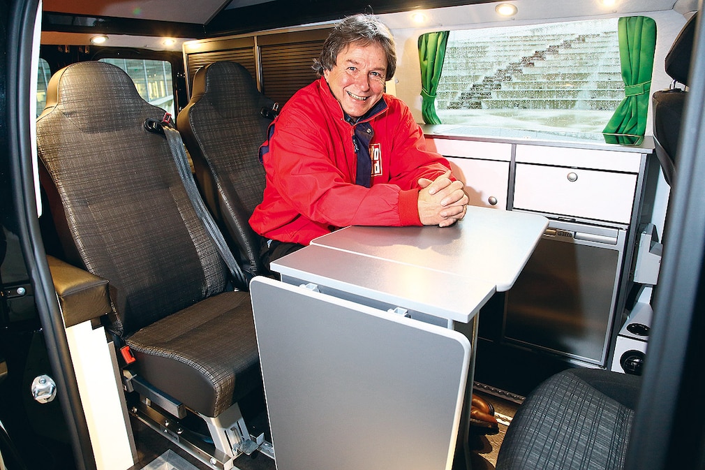 Mercedes Behl V-artista