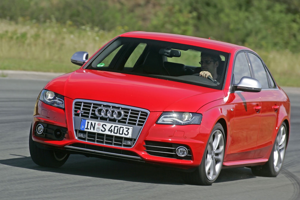 Audi S4 Typ B8 Allrad