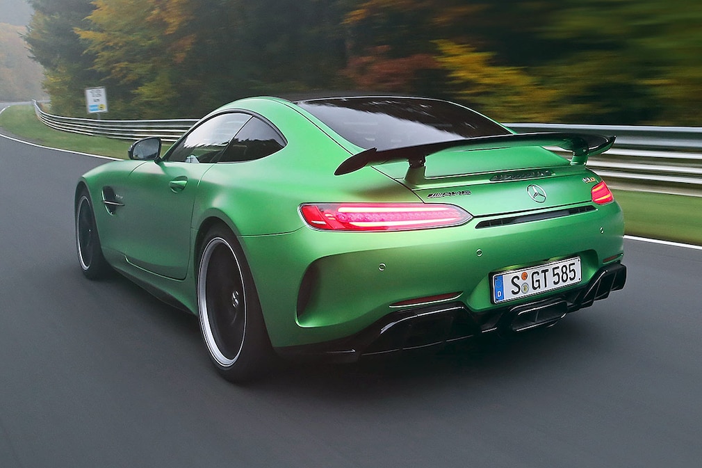 Mercedes AMG GT-R