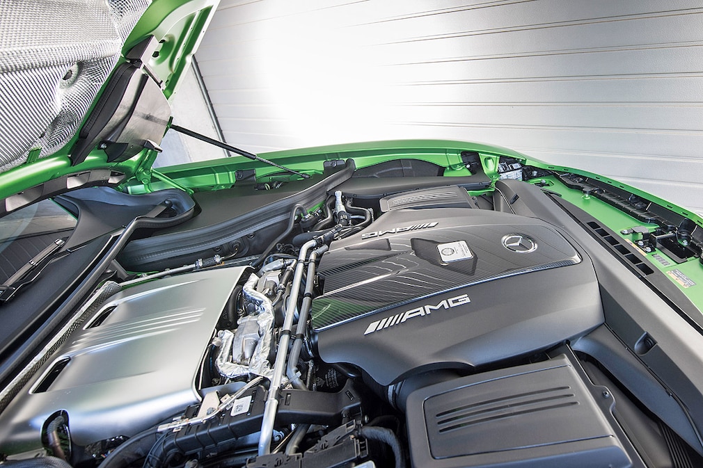 Mercedes-AMG GT-R