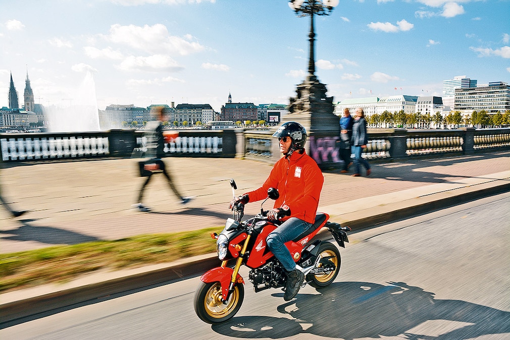Das rollende Beiboot Motorräder zum Mitnehmen