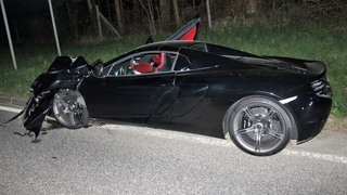 Park-Fail: Porsche-Crash in England