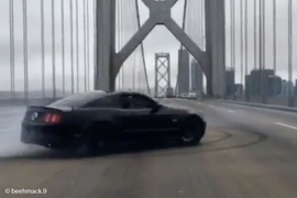 Ford Mustang: Unerlaubte Donuts