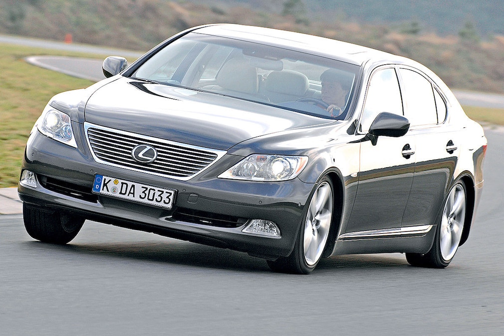 Lexus LS 460